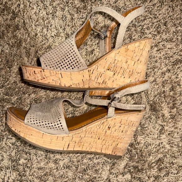 New ✨ FRANCO SARTO Clinton2 Wedge Sandals - Picture 2 of 6